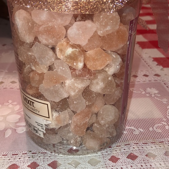 Bundle 3 for $10 💛 Scented Bath Fizzers and Bath Rock - Picture 4 of 5